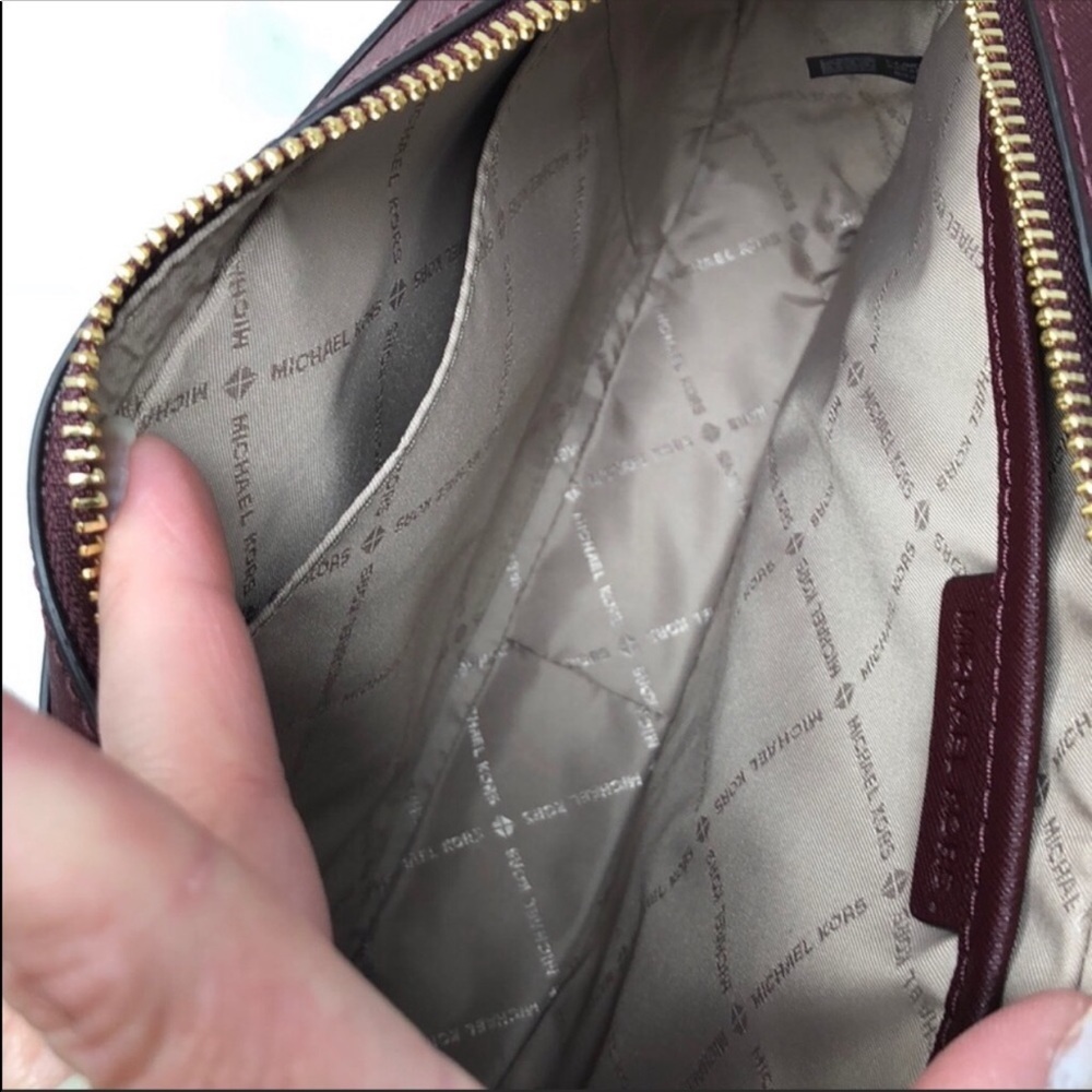 ♥️NWT Michael Kors crossbody♥️ - Picture 8 of 8